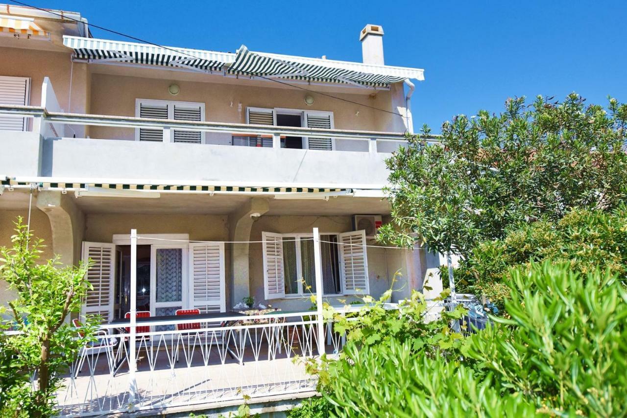 Apartments Villa Milenka Novalja Eksteriør bilde