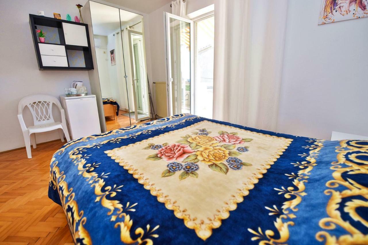 Apartments Villa Milenka Novalja Eksteriør bilde